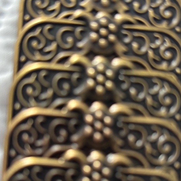 Elegant Floral Buckle Belts - Brown and Black - Picture 2 of 10